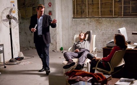 Nolan on set of Inception with his stars Leonardo Di Caprio and Ellen Page 